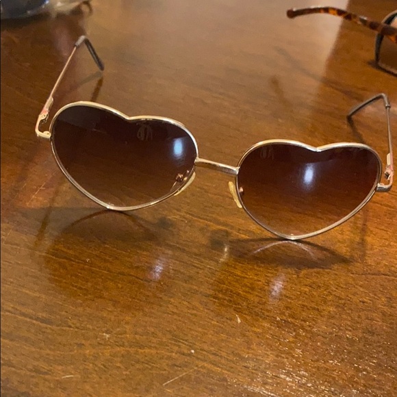 Heart Sunglasses - Picture 1 of 3